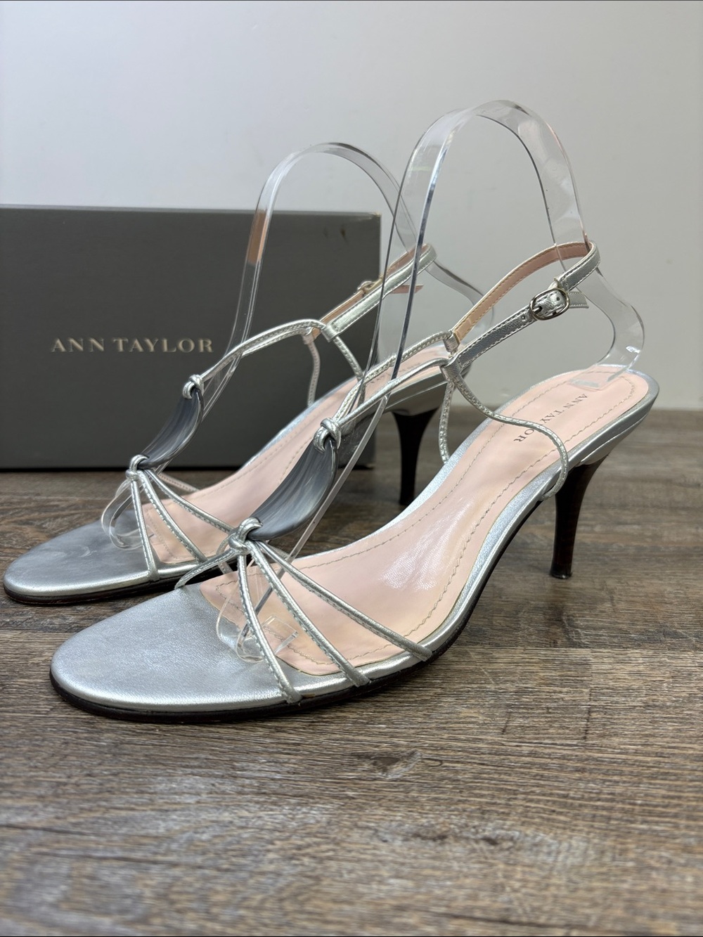 Ann Taylor Gretchen Silver Leather Strappy Heels Sandals Size 9M